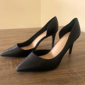 Lightly used black heels - Perfect for the office!